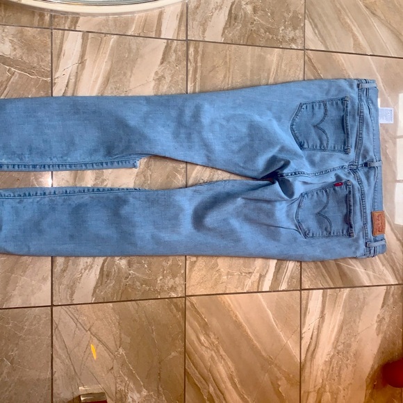 LEVIS SHAPING SKINNY SIZE 33 stretch pants and with tiger tips in the front COOL - Picture 5 of 5